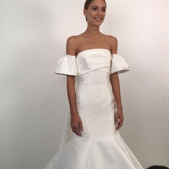 Monique Lhuillier Winston #4 thumbnail