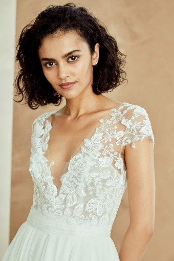 Nouvelle Amsale Danielle Gown R271U #5 thumbnail